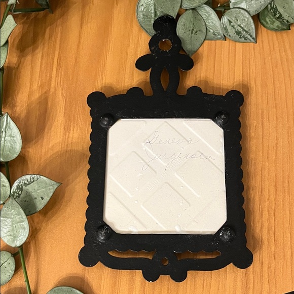 Cast Iron Vintage Hanging Tile Trivet “God Bless Our Home” Circa 1970’s - Picture 4 of 7